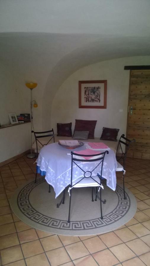 Bed and Breakfast Les Griottes Charols Экстерьер фото